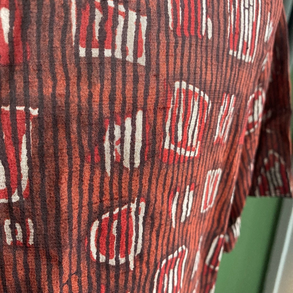 Women's Peter Nygard Blouse, Size 6, Red - Picture 5 of 7